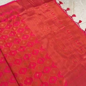 Beautiful Banarsi Saree With Blouse!