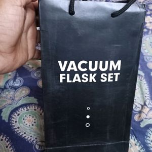 Brand New Vacuum Flask With 3 Cups