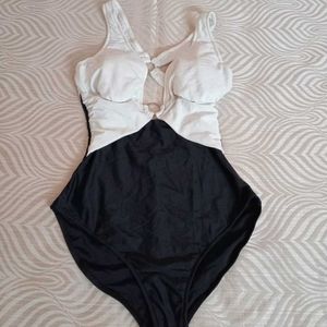 Criss cross swimsuit/bodysuit