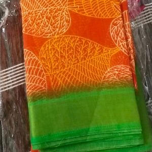 Beautiful Attractive Leaf Print Saree