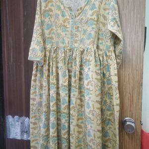 3 Used Zip Feeding Kurti