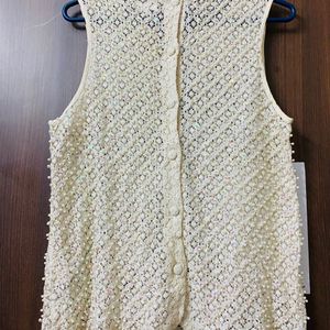 Bridge Color Pearl Embroidery Top