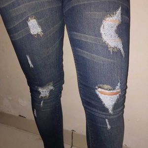 Highly Distressed Stretchable Skiny Jeans For Girl