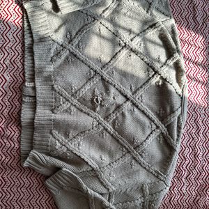 ZARA BRAND NEW SWEATER