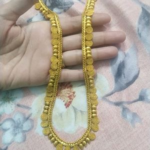 Golden Necklace, Gold Polish