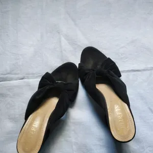 Casual Heels(size 5)