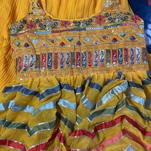 Preety Yellow Choli With Duppatta