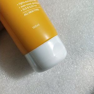 Dot&Key Vitamin C+E Super Bright Gel Face Wash