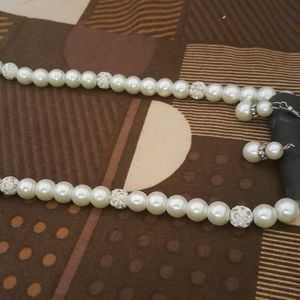 White Pearl Necklace