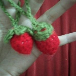 STRAWBERRY 🍓 KEYCHAIN!!!!