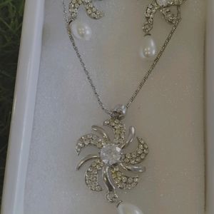 Diamond Necklace Sets