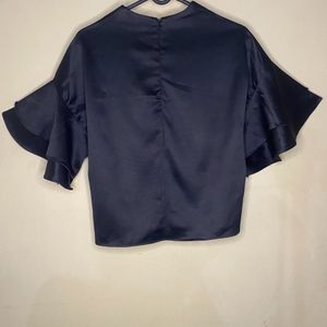 La Mode Chic Black Flaired Sleeves Top