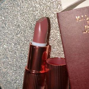 Charlotte Tilbury Kissing 90s Pink