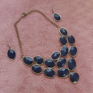 Royalblue Necklace and earings set😍no coins/swap (Fixed price)