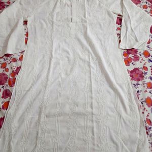 Men White Chikankari Kurta 3