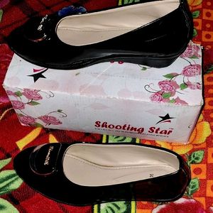 Black Jutti For Women