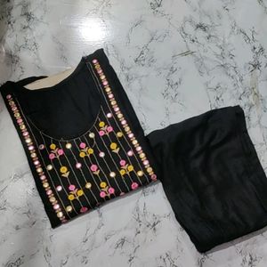 Kurta Set Embellished