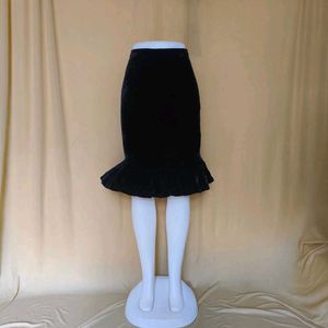 Black Velvet Mermaid Style Skirt 😍