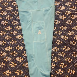 Ladies Capris, Tights, Waist 30