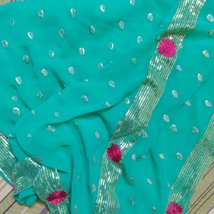 border flower saree