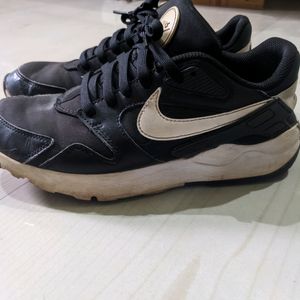 Nike LD Vector Shoes For Men UK 7. Used Condition