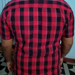 Half sleeve xl size red checks single used