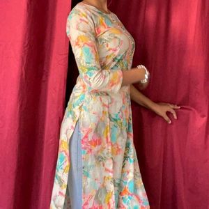 Beautifull Printed Kurti With Half Sleeves