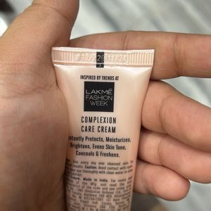 Lakme 9to5 CC Cream