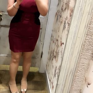 ExtremelyBeautiful Lipsy London Maroon Dress