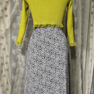 Combo Green Top And Printed Skirt