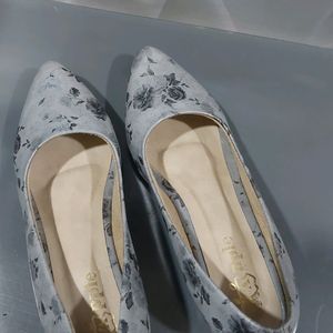 Grey flower heels