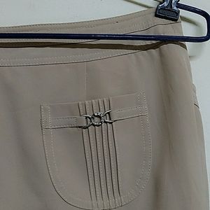 beige women capri pants