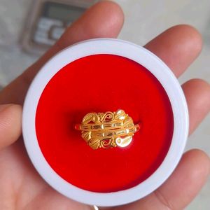 Beautiful New Gold Ring