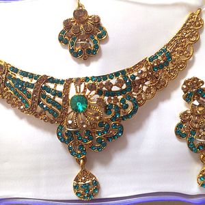 BEAUTIFUL NECKLACE SET