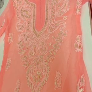 lucknowi chikankari kurti