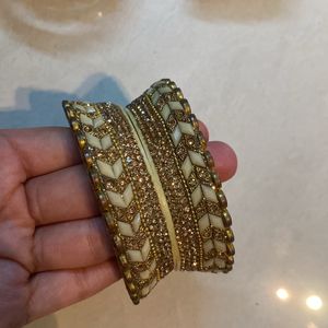 Set Of 4 Side Bangles