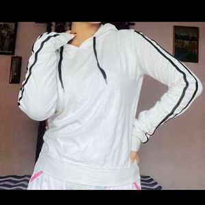 Hoddie White Top