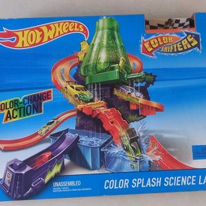 Hot Wheels Color Splash Science Lab Playset