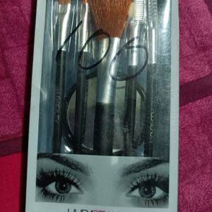 Huda Beauty Make Up Brush