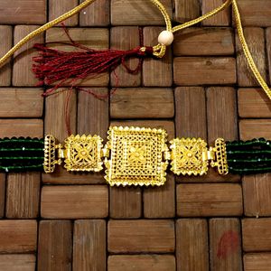 Gold Plated Chokar With Crystal Beads