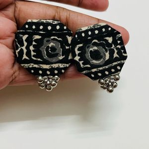 4 Pair Of Handmade Fabric Studs And 2 Fabri Rings