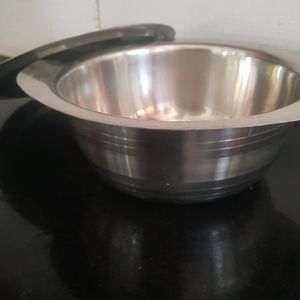 PRICE DROP💃💃Stainless Steel Serving Pot With Lid