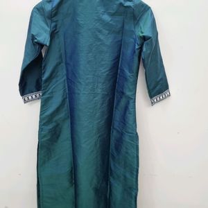 Women Kurta With Pant Set