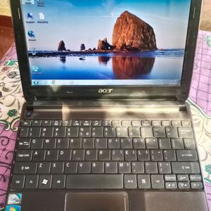 Acer Aspire One Mini Laptop D2570M