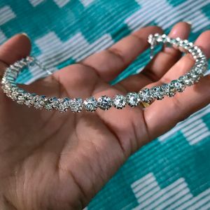 Single Line Stone Chain