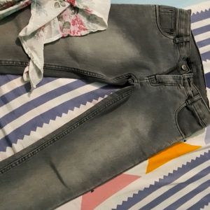 🧙‍♀️New Grey Jean's With Top Coord