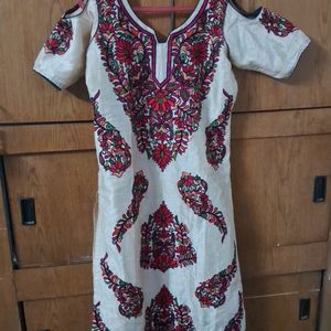 Kurta Set Woollen Embroidered