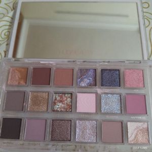 Huda Beauty Eyeshadow Palette Combo