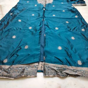 Peacock Green Gold Printed , Round Neck Kurta Set