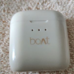 Ear Boats Slightly Used For 5 Months